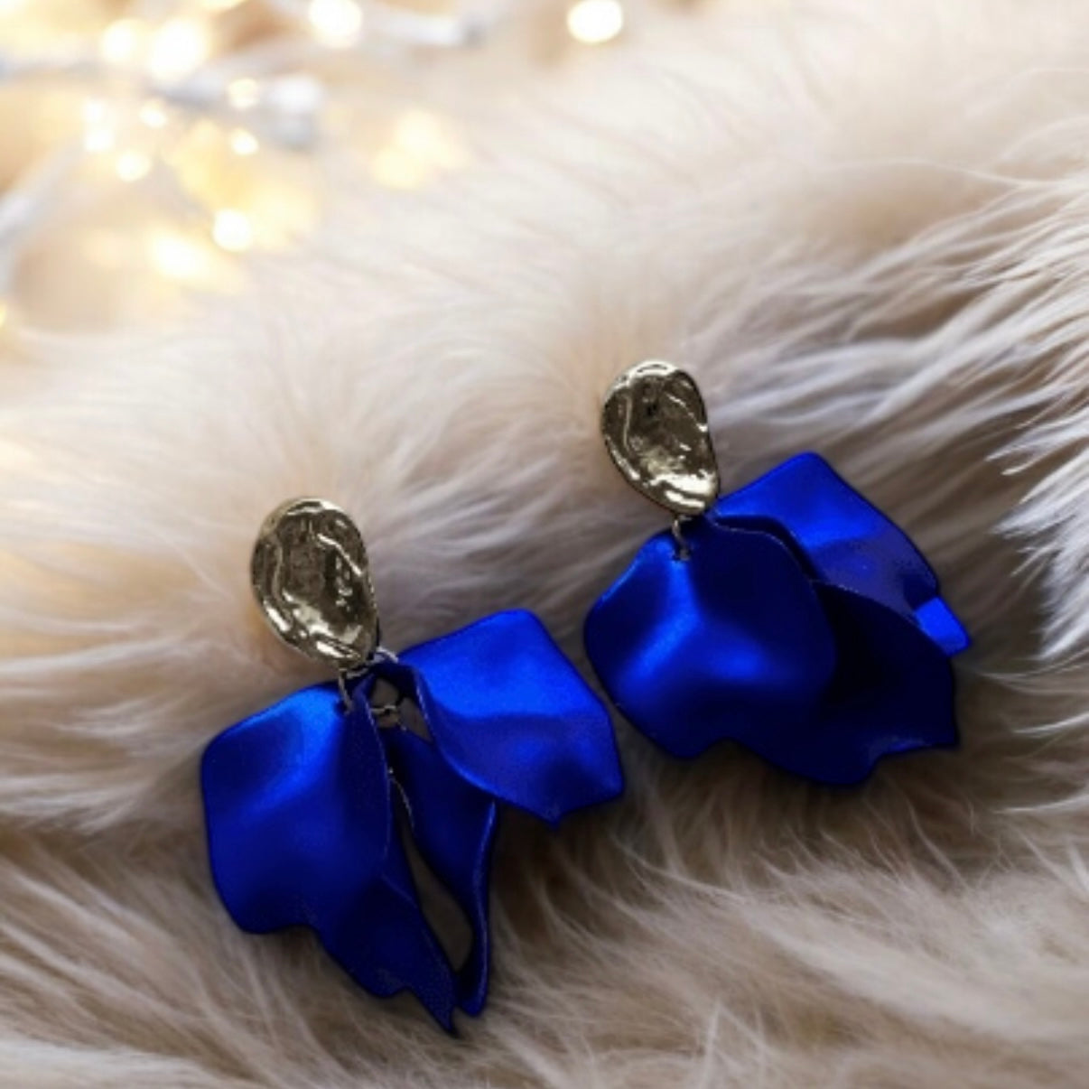 Royal blue flowers earrings | iridescent petals baroque earrings | golden floral lightweight earrjnfs | bridal party wedding bridesmaid