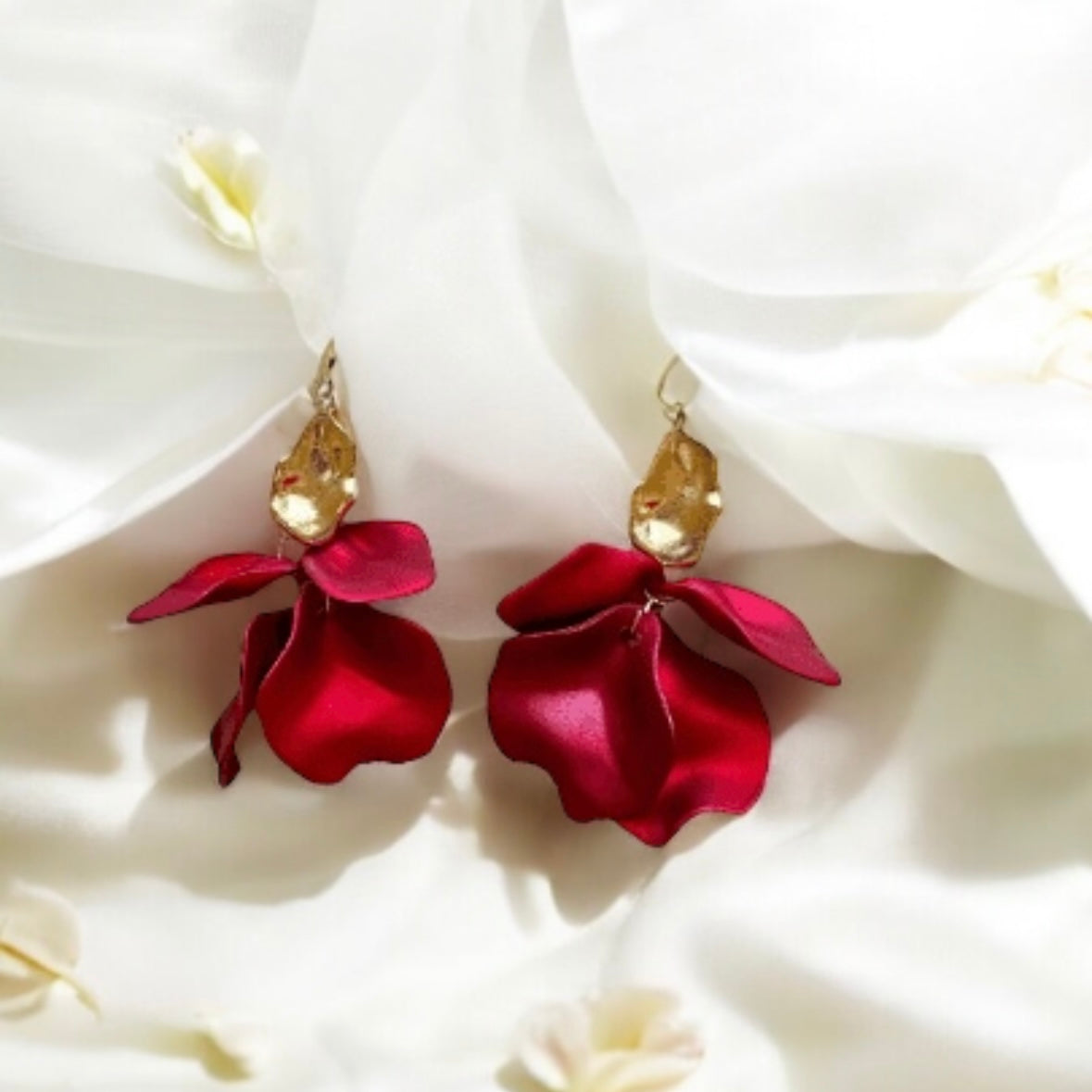 Hot red iridescent flower earrings | dangle petals baroque earrings | unique golden chain floral earrings | bridal party wedding earrings