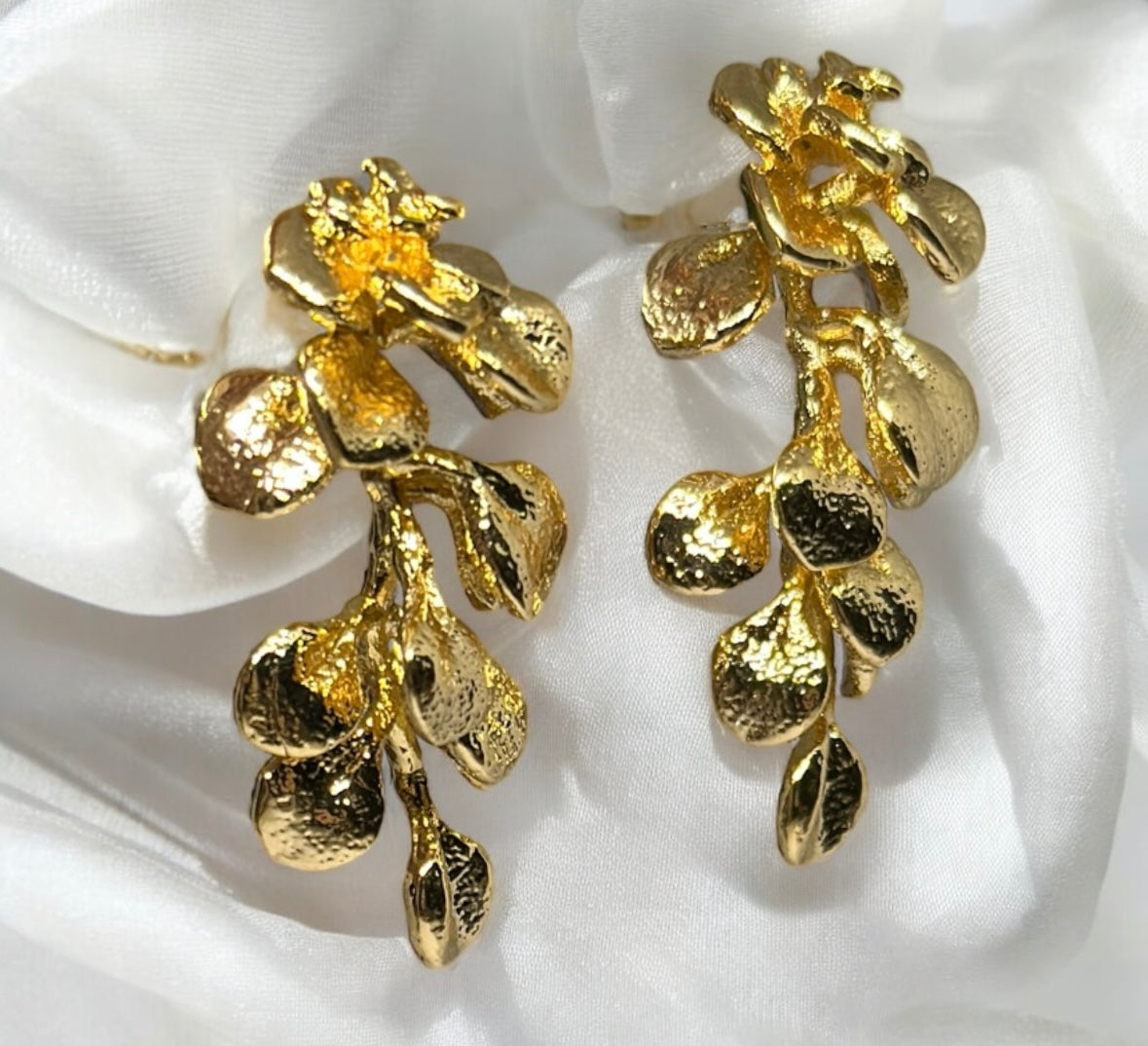 Fallen leaf Flower Gold statement earrings | dangly drop earrings | floral geometric earrings | Korean earrings