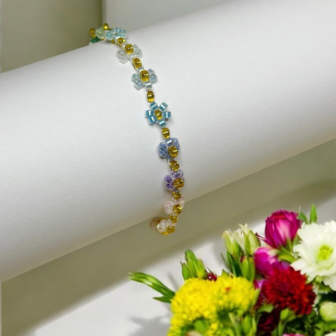 Foral Beaded bracelet with rainbow flowers | colourful glitter bracelet | y2k 90s style fashion trend