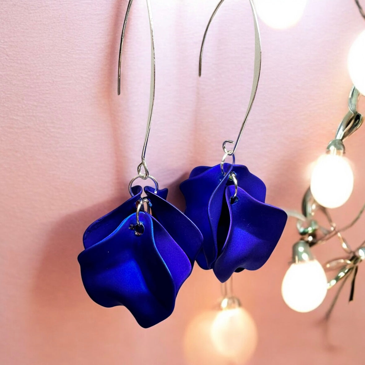 Royal blue flowers earrings | frosted iridescent petals earrings | gold & blue floral earrings | bridal party wedding earrings