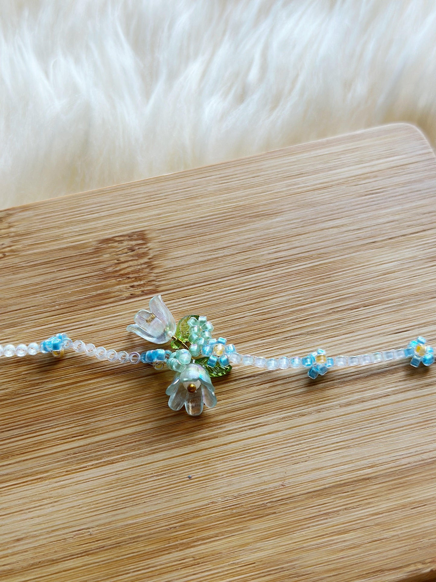 Forest fairies Beaded bracelet with flower and leaf pattern | colourful glitter bracelet | y2k 90s style fashion trend