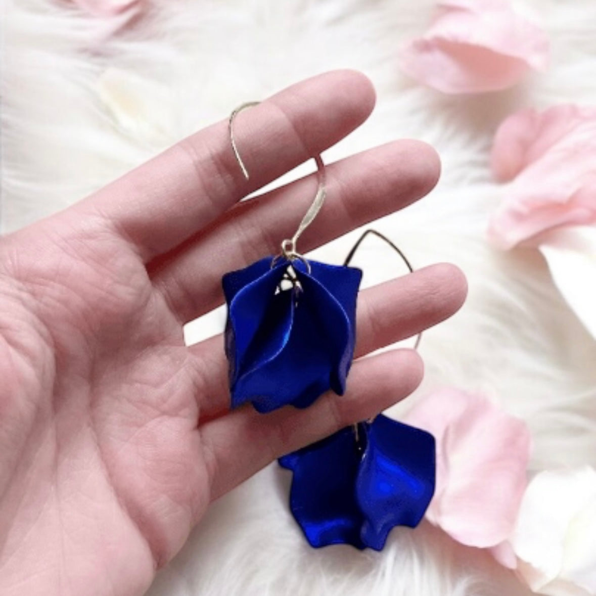 Royal blue flowers earrings | frosted iridescent petals earrings | gold & blue floral earrings | bridal party wedding earrings