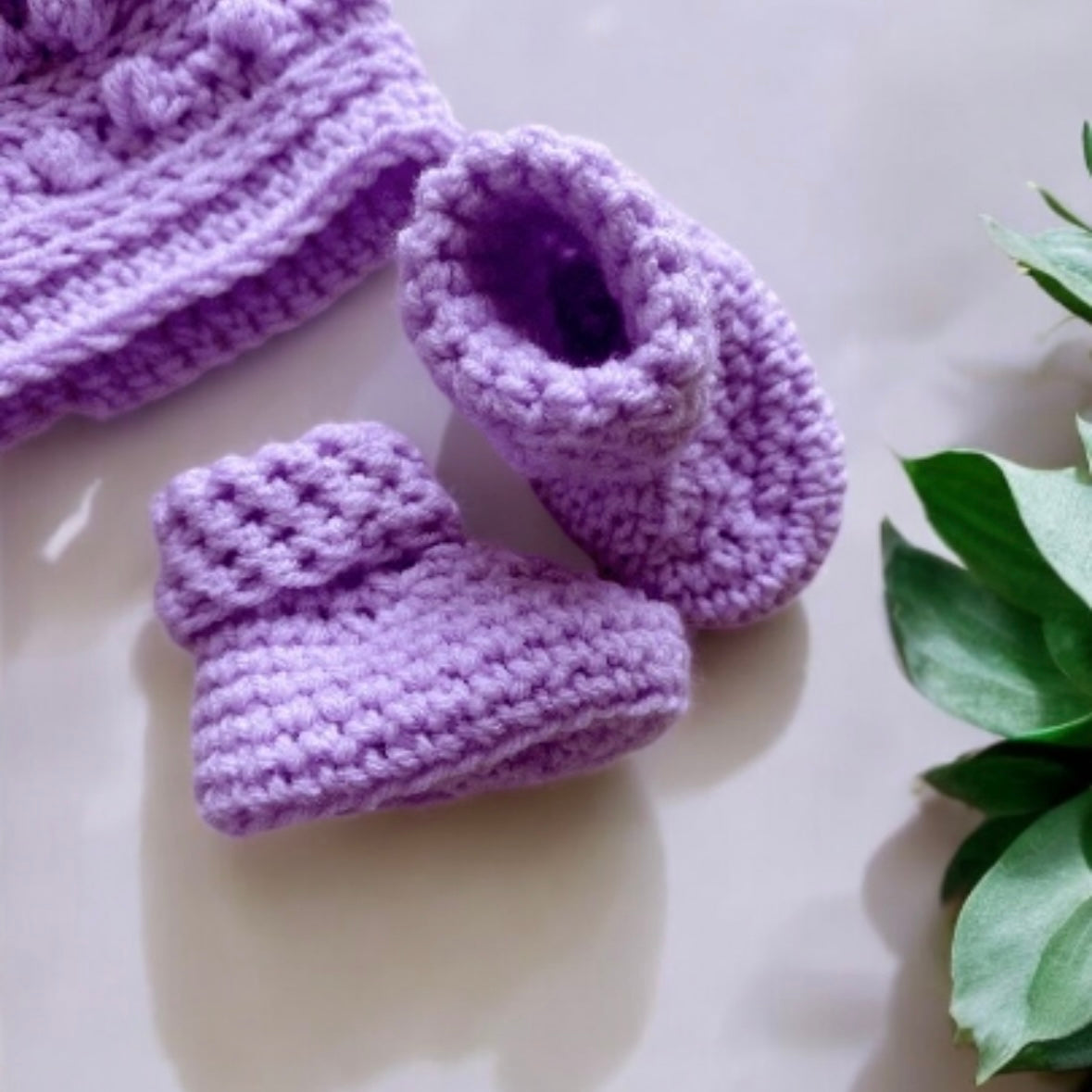 Crochet baby fur pompom beanie and booties | baby gift | newborn gift | baby shower | photography