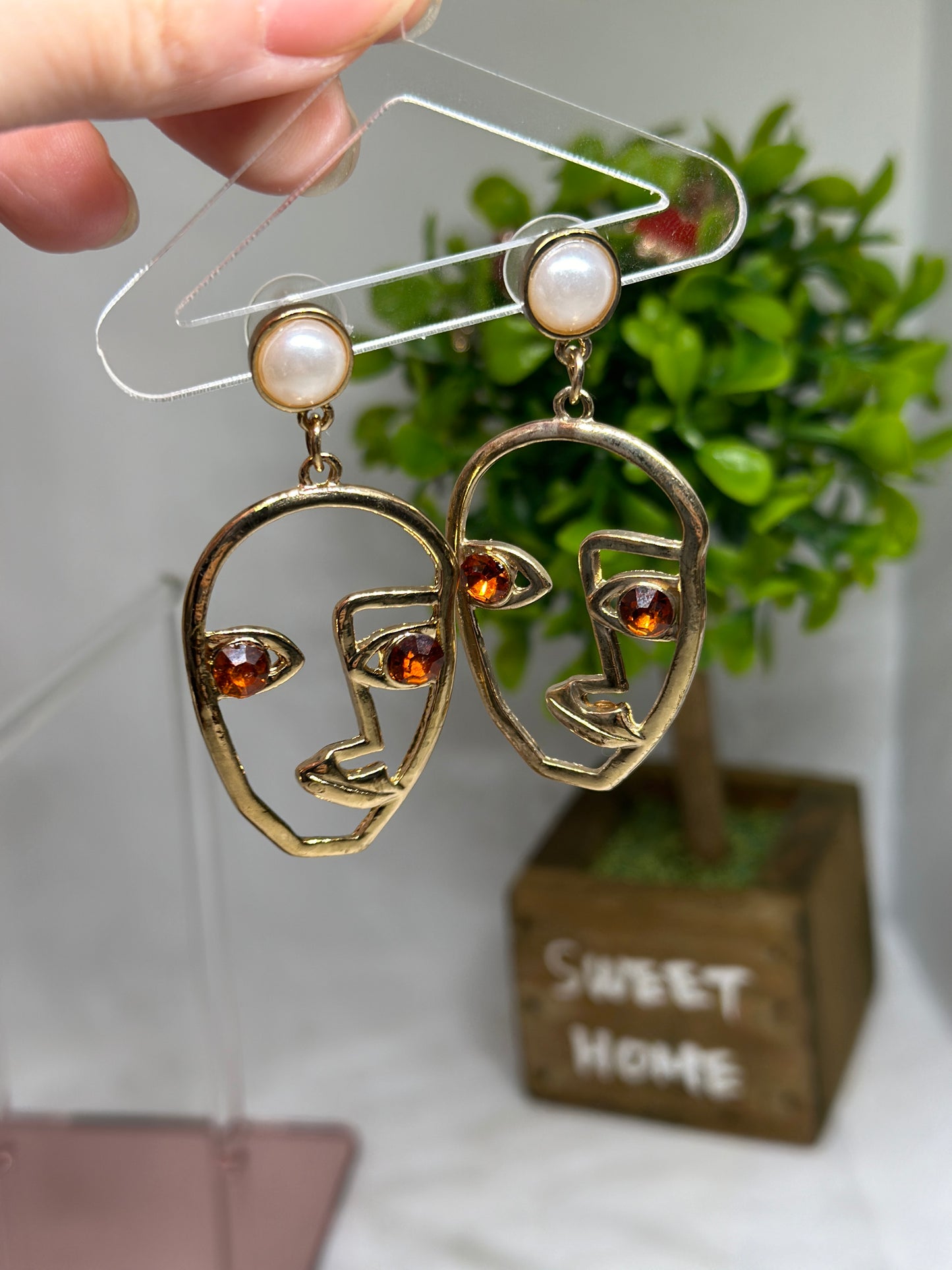 Picasso earrings | minimalist earrings | potrait art earrings