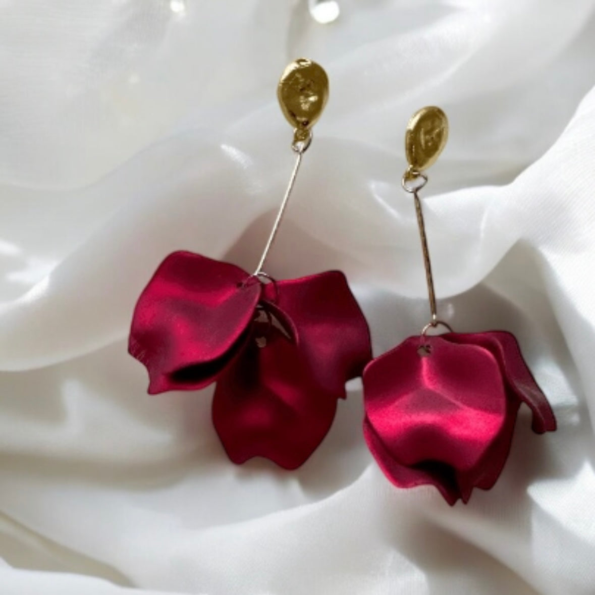 Hot christmas red flower earrings | matte petals dangle earrings | unique golden disc floral earrings | bridal party wedding earrings