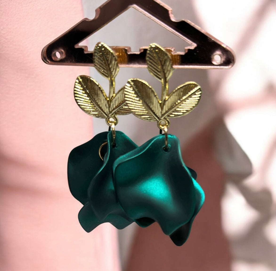 Emerald iridescent flower earrings | golden leaf style earrings