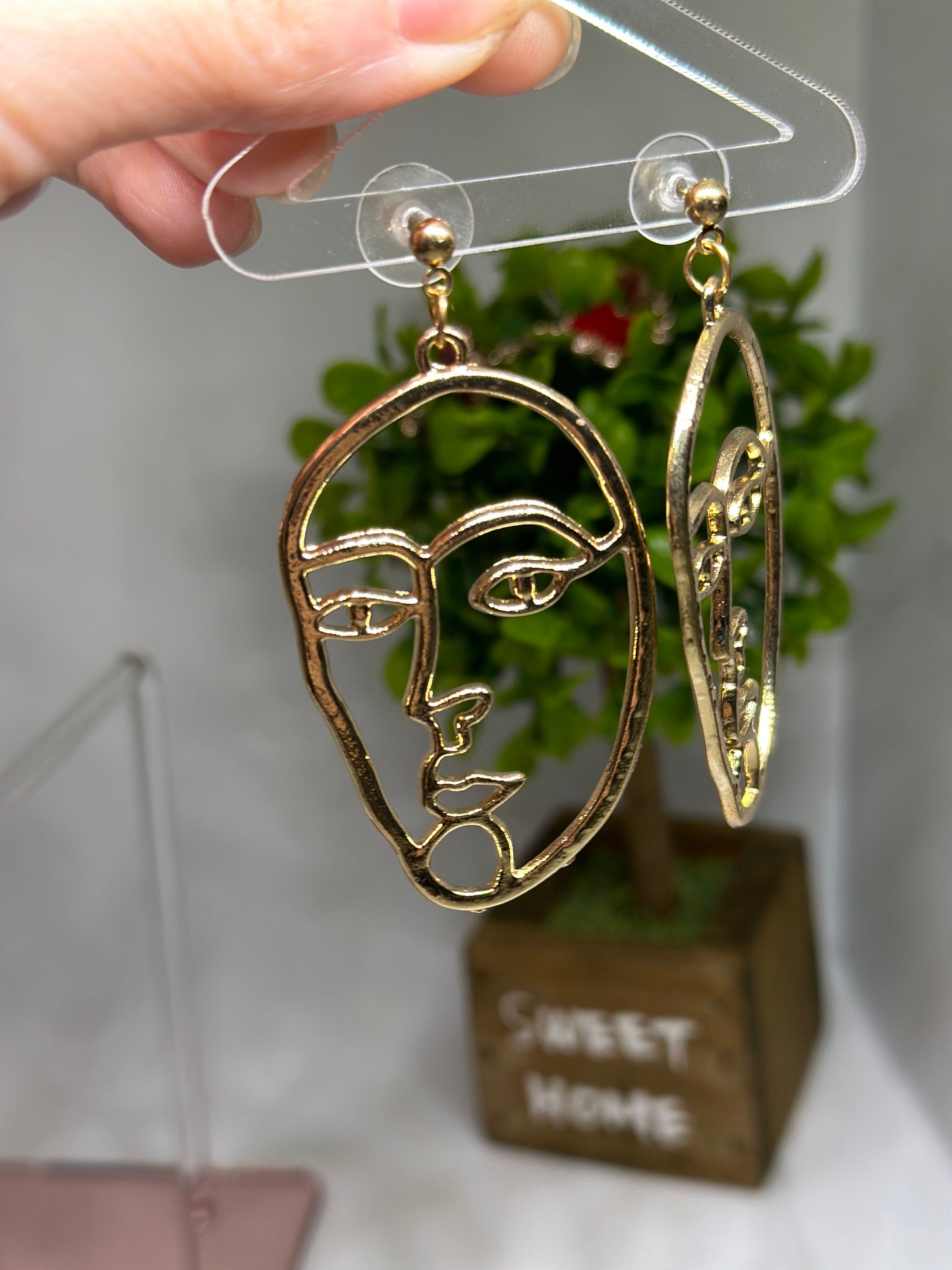 Picasso earrings | vangogh dangle earrings | Gold fun wire famous artist earrings | minimalist earrings | potrait art earrings