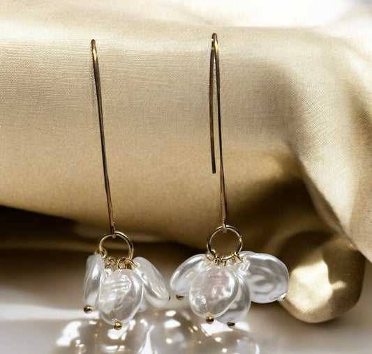 Gold dangle earrings with freshwater pearl | pearl drop earrings | minimalist elegant earrings