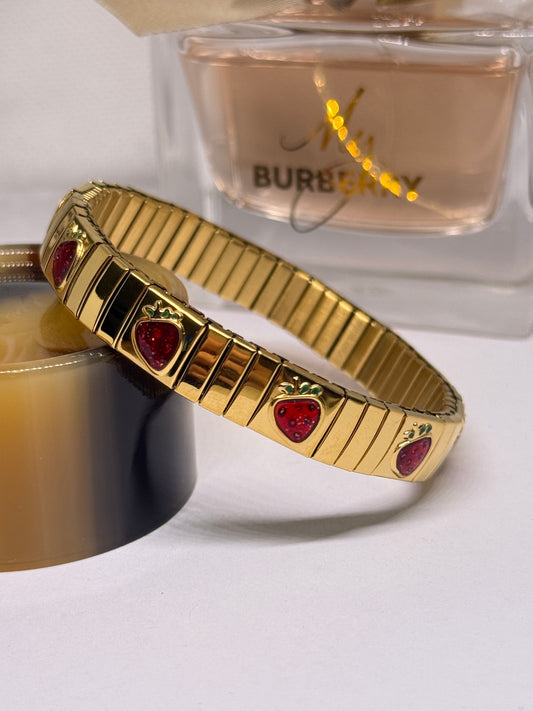 Gold bracelet with cherry patterns | stretchy band