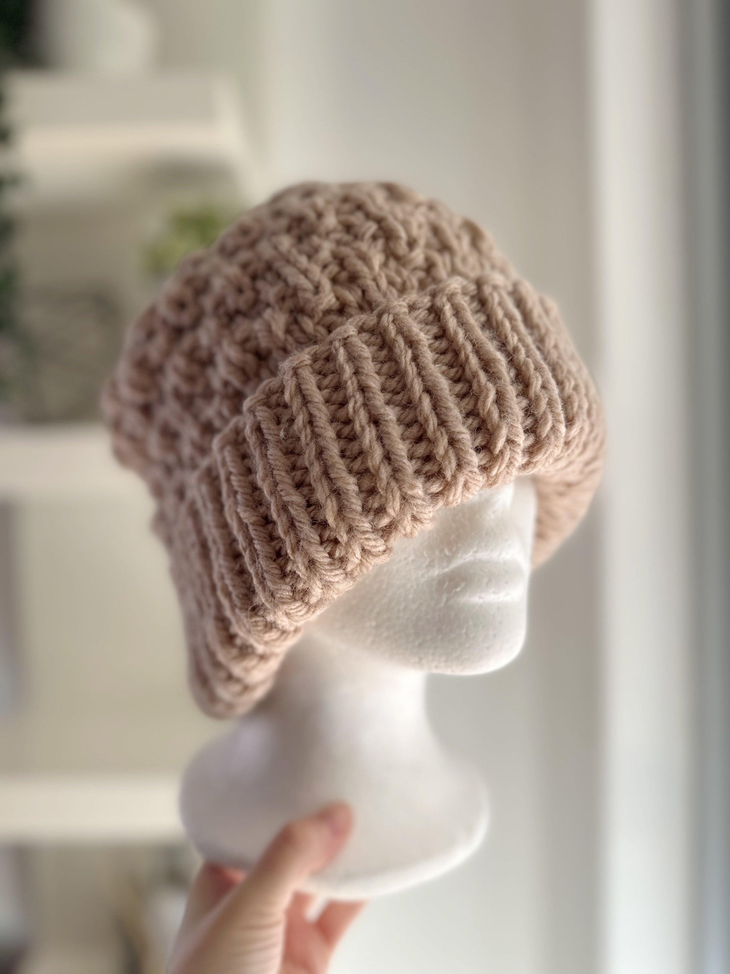 Handknit Chunky Patterned Beanie | Knit Beret | Foldable brim in beige sand colour | Knit beanie in coffee | Fluffy and cozy winter hat