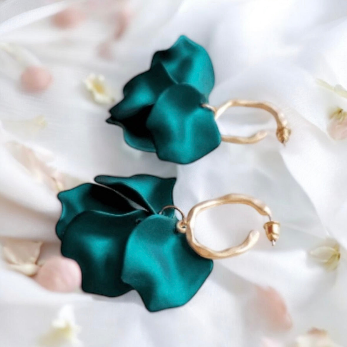 Emerald green flower earrings | iridsecent petals baroque earrings | unique gold hoop floral earrings | bridal party wedding earrings