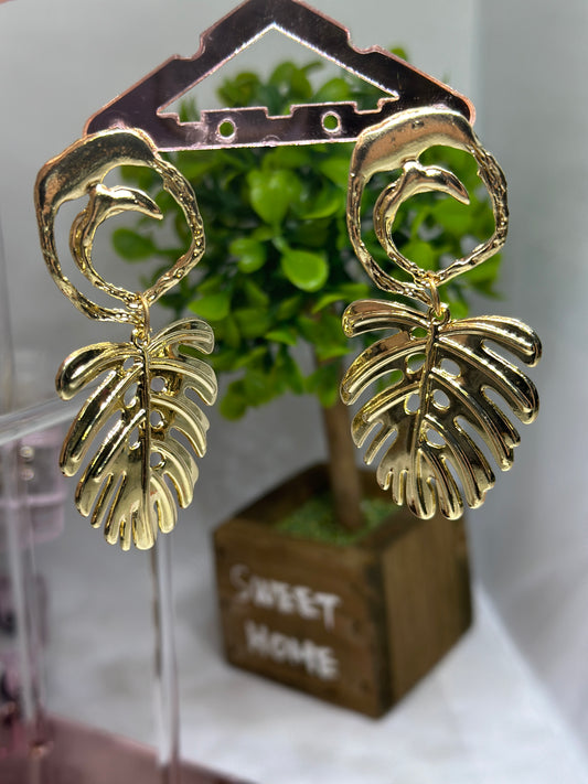 Golden monstera leaf earrings