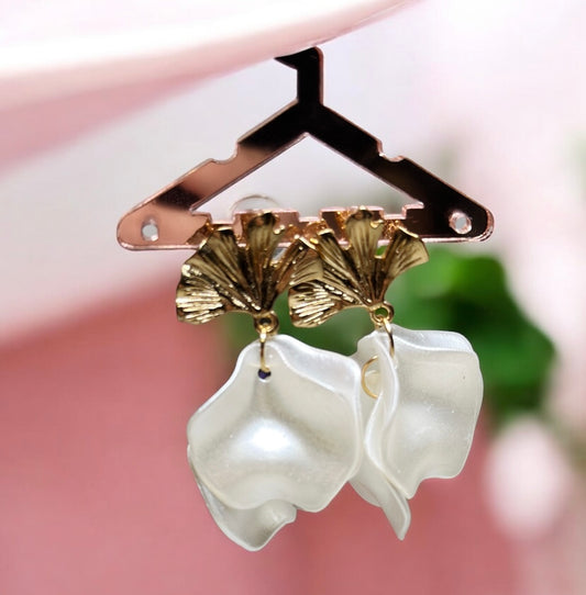 Pearl shinny white flowers earrings | ginkgo leaf flower earrings