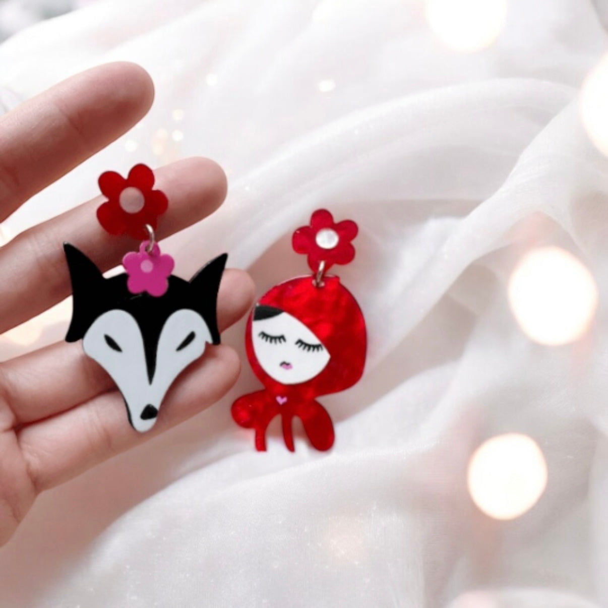 Red riding hood & fox earrings | Giltter dangle earrings | fun pop earrings | cut cartoon cat love earrings