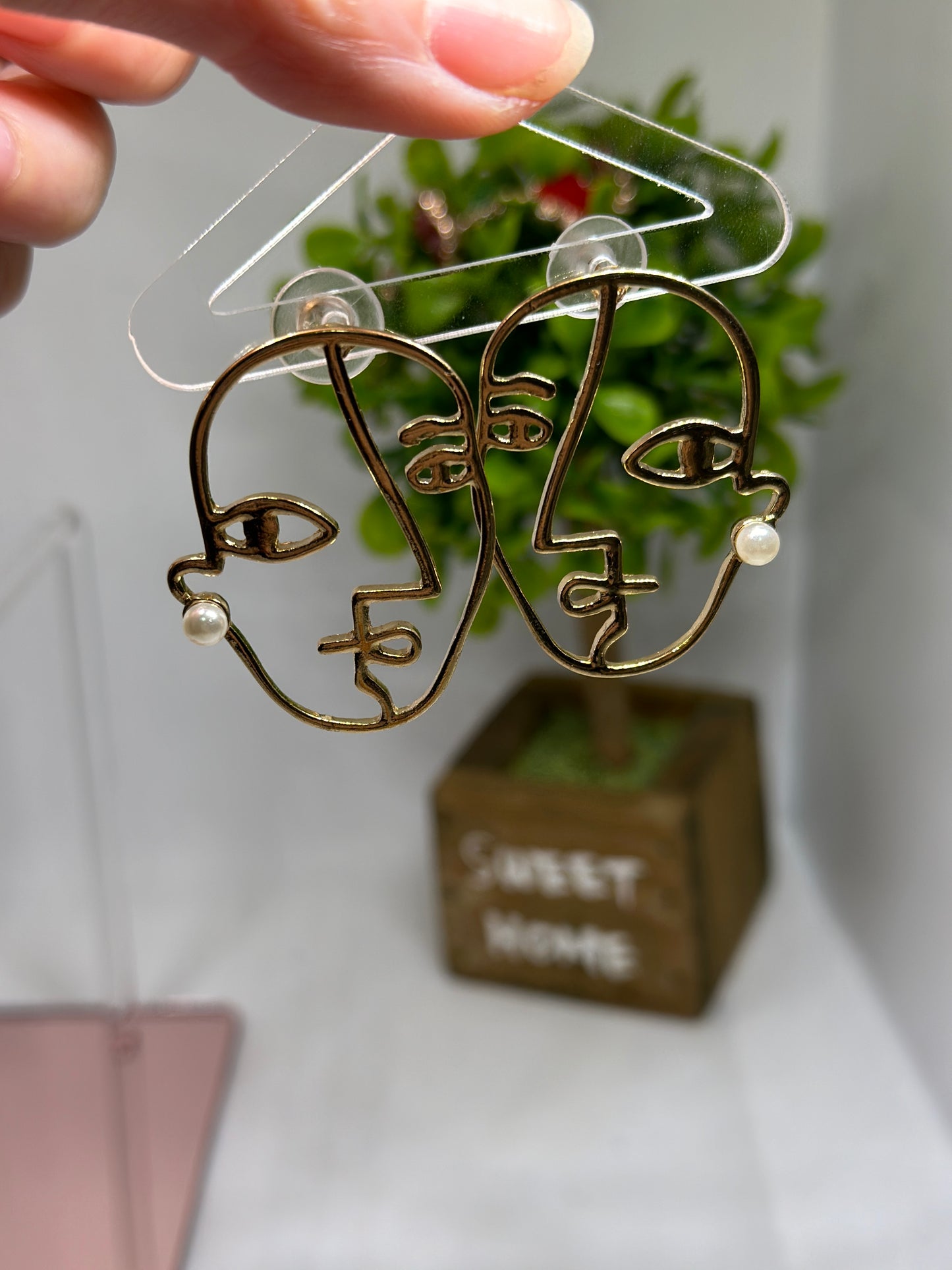 Picasso earrings | Gold fun wire famous artist earrings | minimalist earrings | potrait art earrings