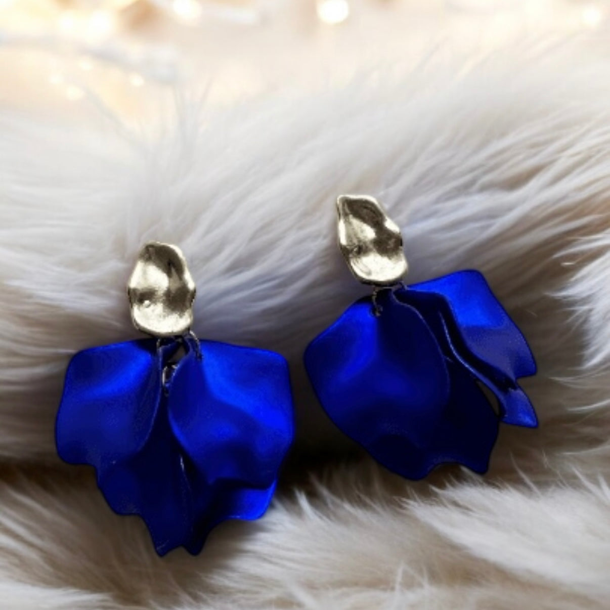 Royal blue flowers earrings | iridescent petals baroque earrings | golden floral lightweight earrjnfs | bridal party wedding bridesmaid