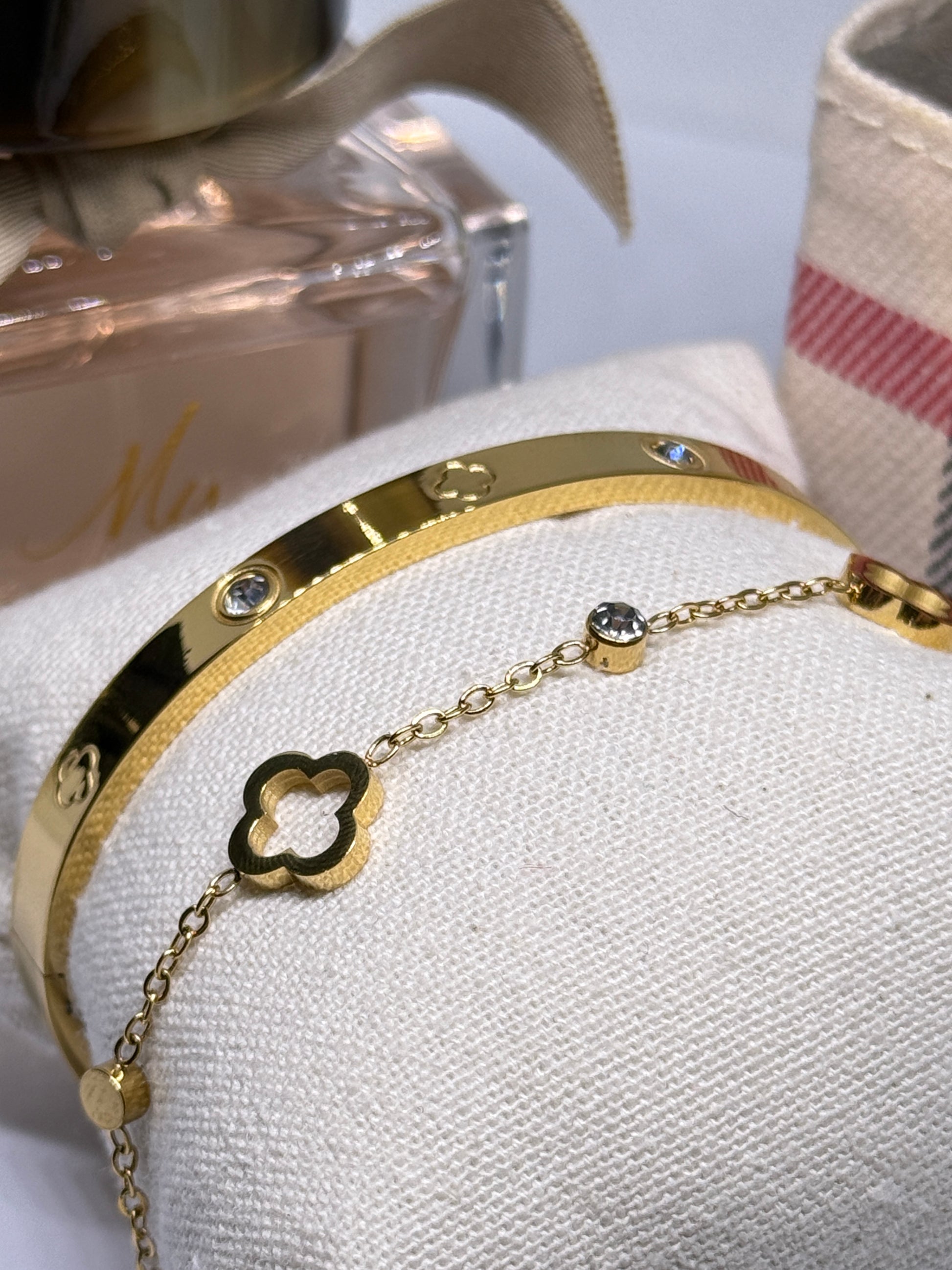 Gold bangles and bracelet set with zircon and clover pattern | rhinestones embossed | shinny bangle - TuttyKnitty