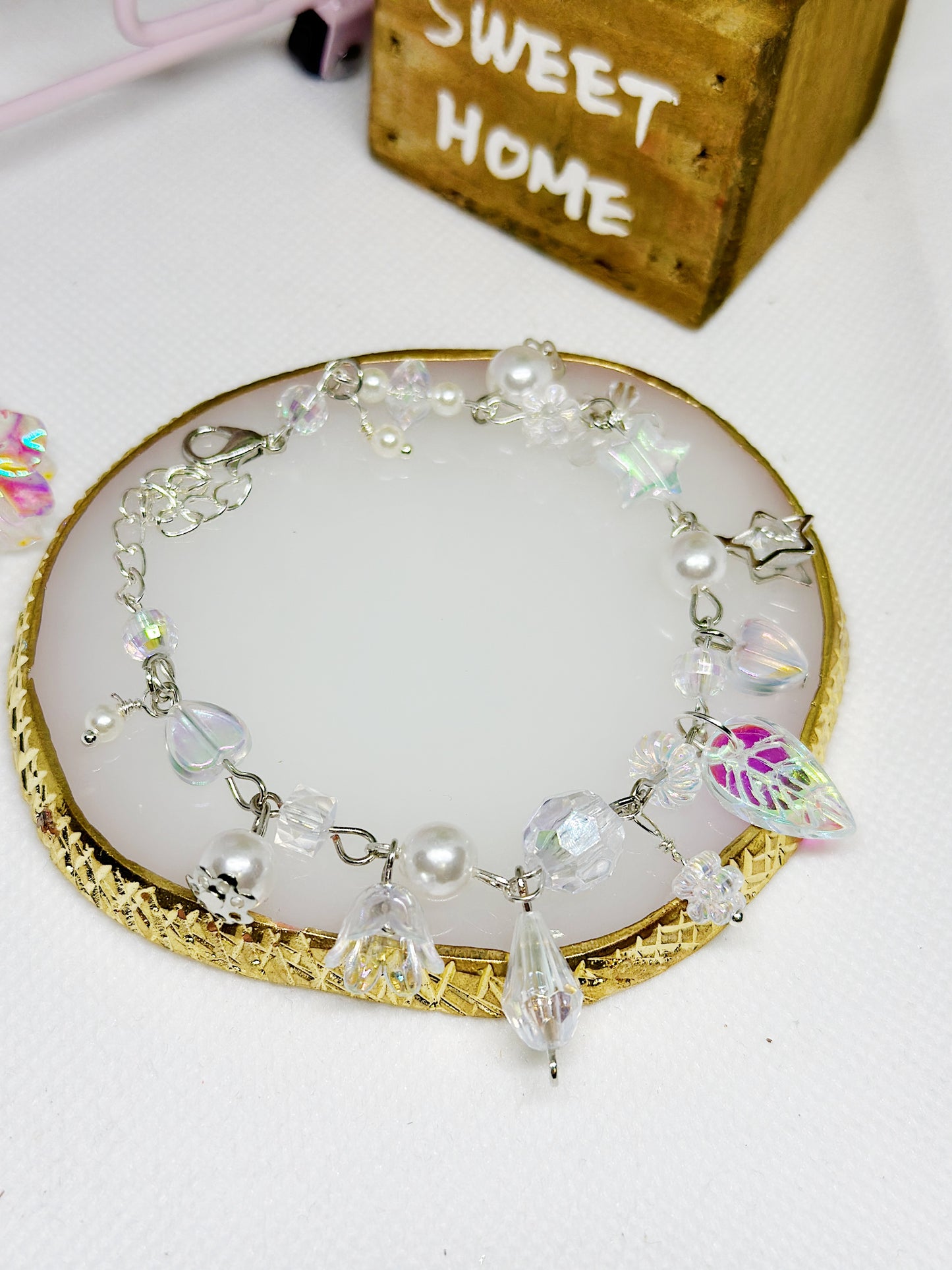 Clear iridescent bracelet with flower and leaf beads | colourful glitter bracelet | y2k 90s style