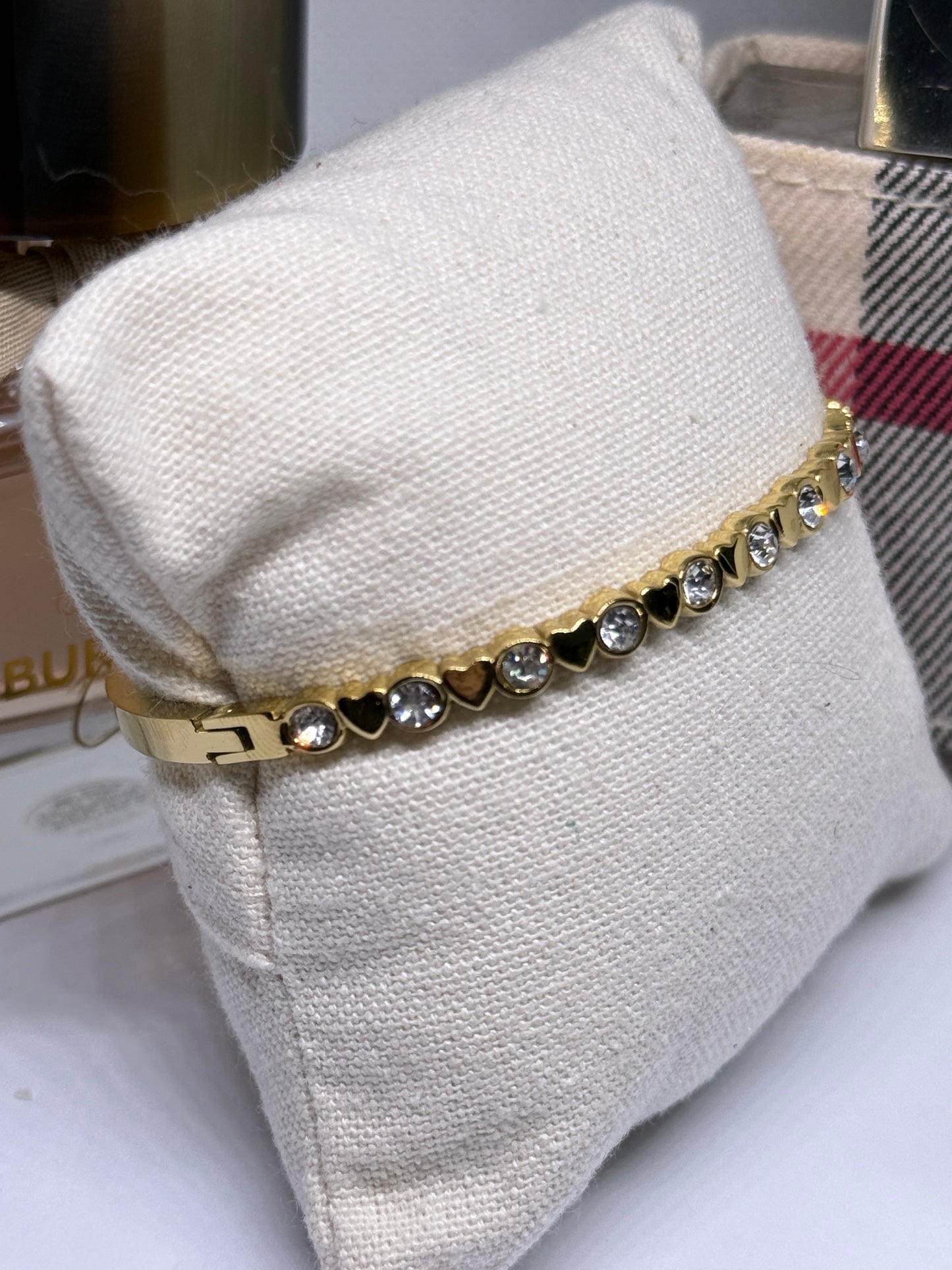 Heart zirconia bangle