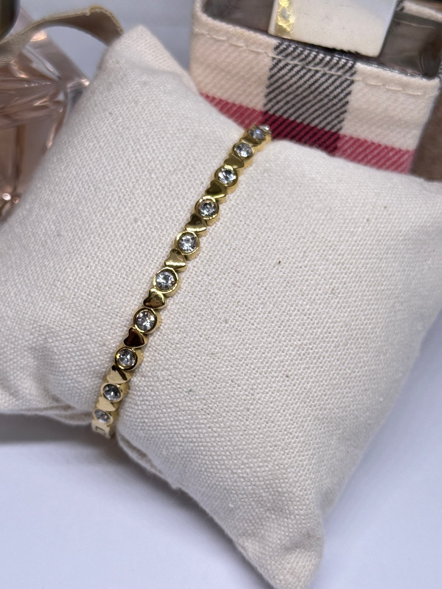 Heart zirconia bangle