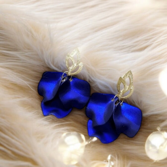 Royal blue flowers earrings | iridescent petals baroque earrings | golden floral lightweight earrjnfs | bridal party wedding bridesmaid