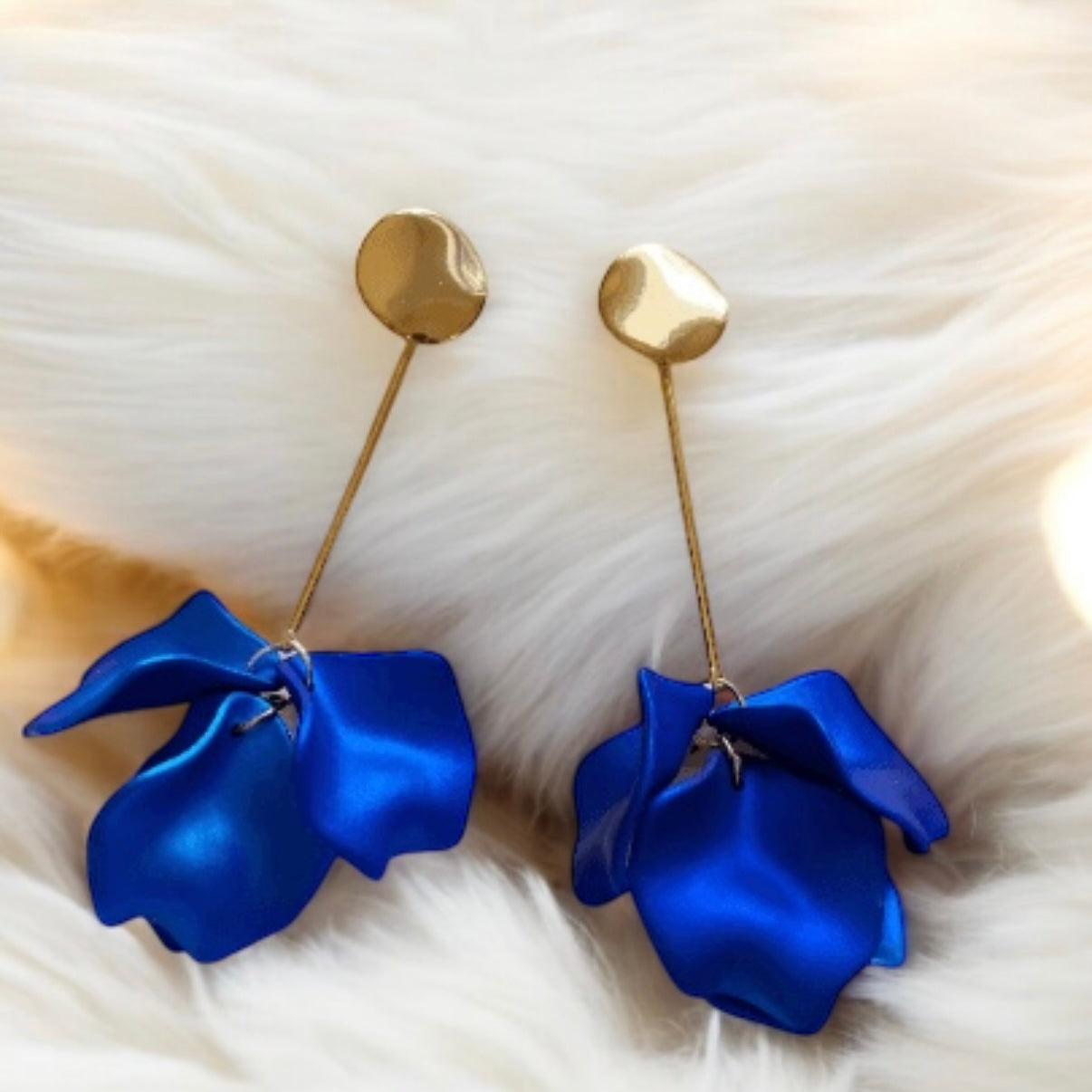 Royal blue iridescent flower earrings | roses petals baroque earrings | unique golden bar floral earrings | bridal party wedding earrings