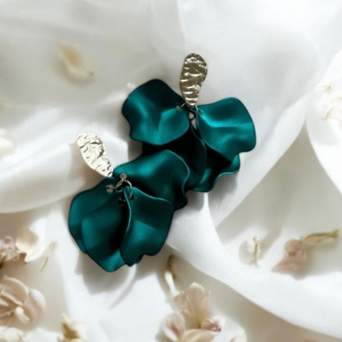 Emerald green flower earrings | dangle petals baroque earrings | unique gold iridescent floral earrings | bridal party wedding earrings