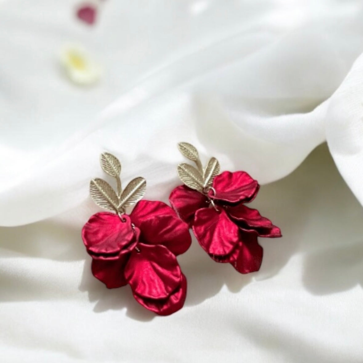 Hot red iridescent flower earrings | dangle petals baroque earrings | unique golden floral earrings | bridal party wedding earrings