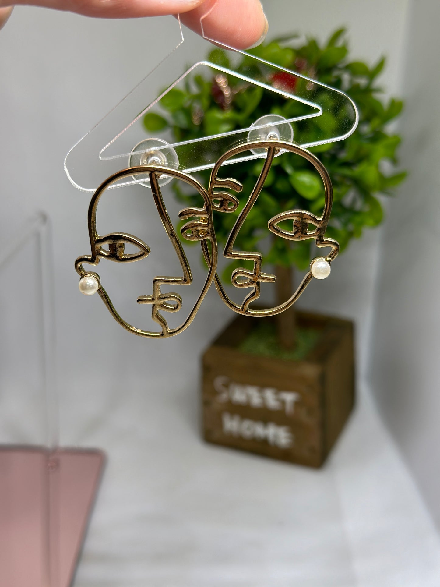 Picasso earrings | Gold fun wire famous artist earrings | minimalist earrings | potrait art earrings