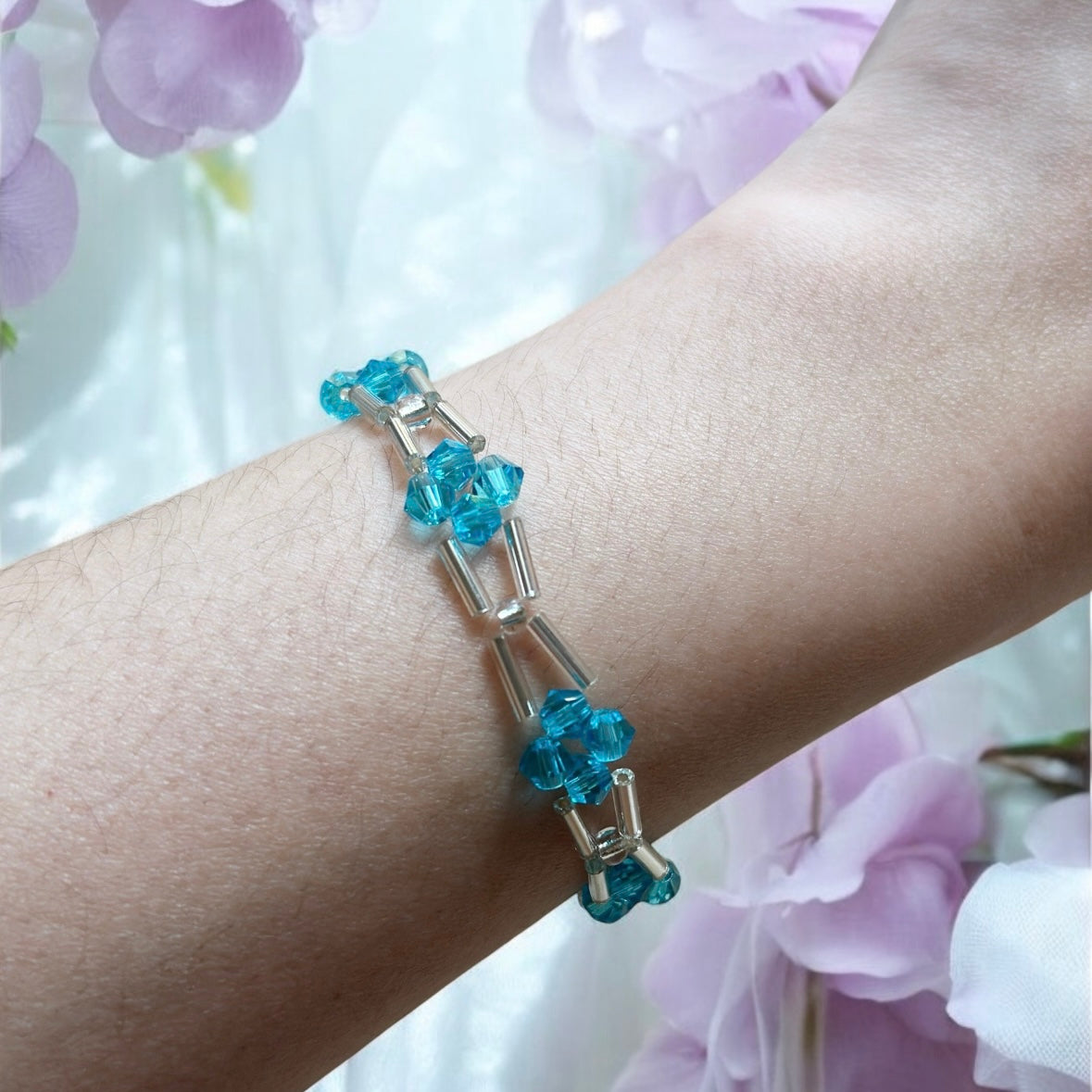 Silver & Blue Beaded bracelet with daisy pattern | silver colour chain | shinny decor bracelet |