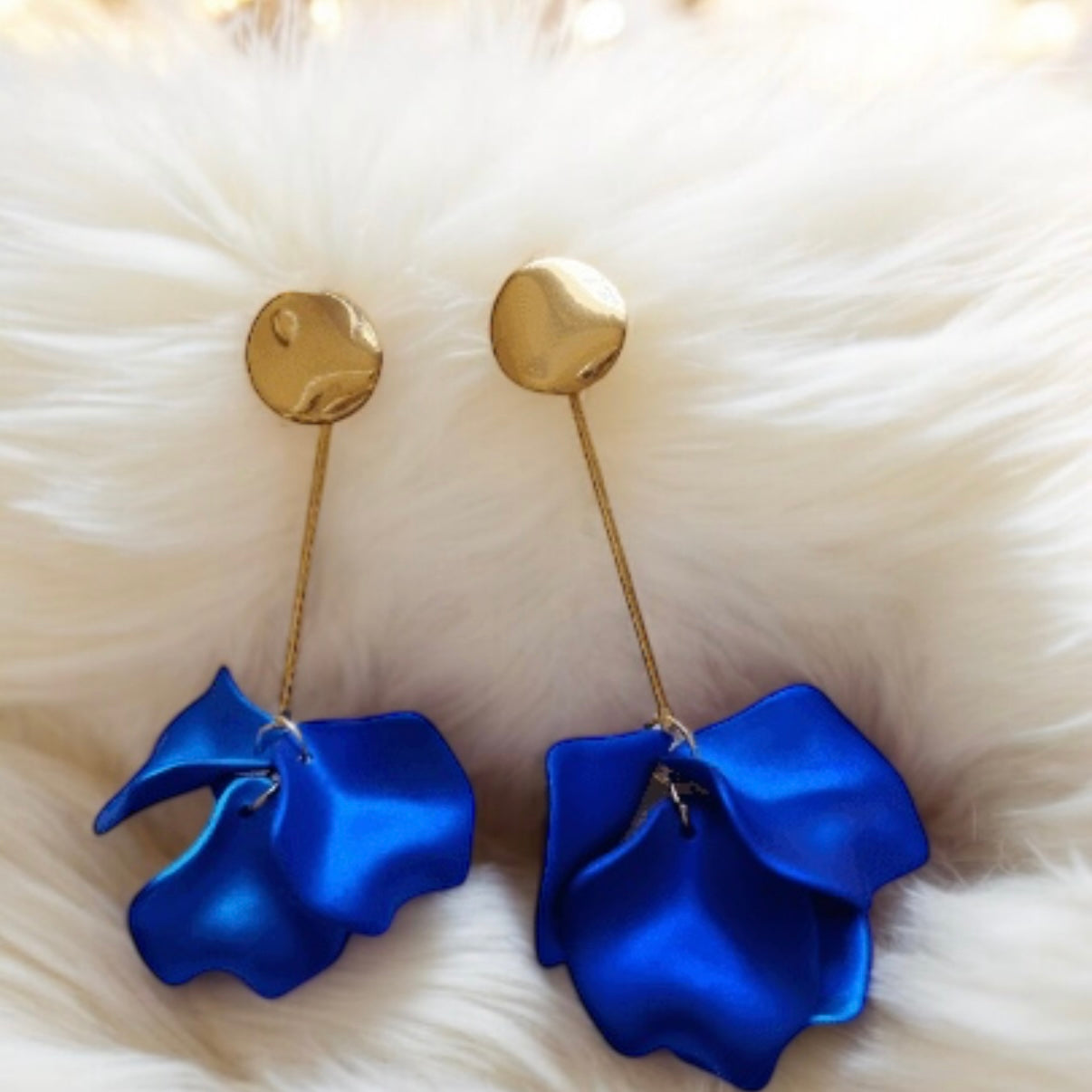 Royal blue iridescent flower earrings | roses petals baroque earrings | unique golden bar floral earrings | bridal party wedding earrings