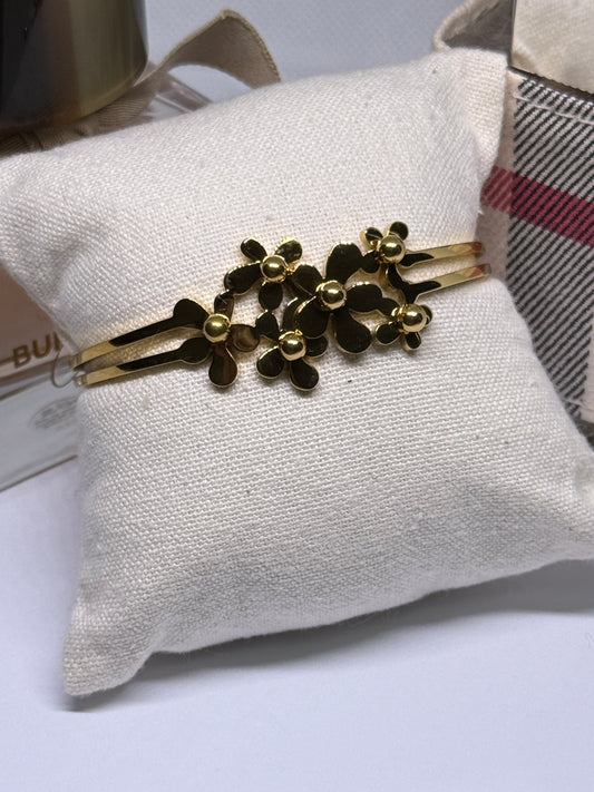 Gold bangle with flower | rhinestones embossed