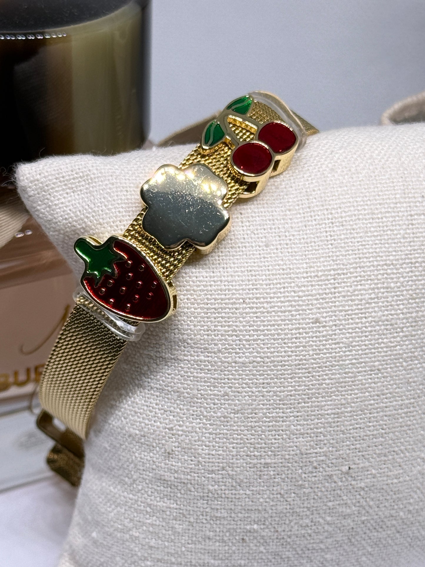 Gold mesh bracelet with cherry patterns | stretchy band