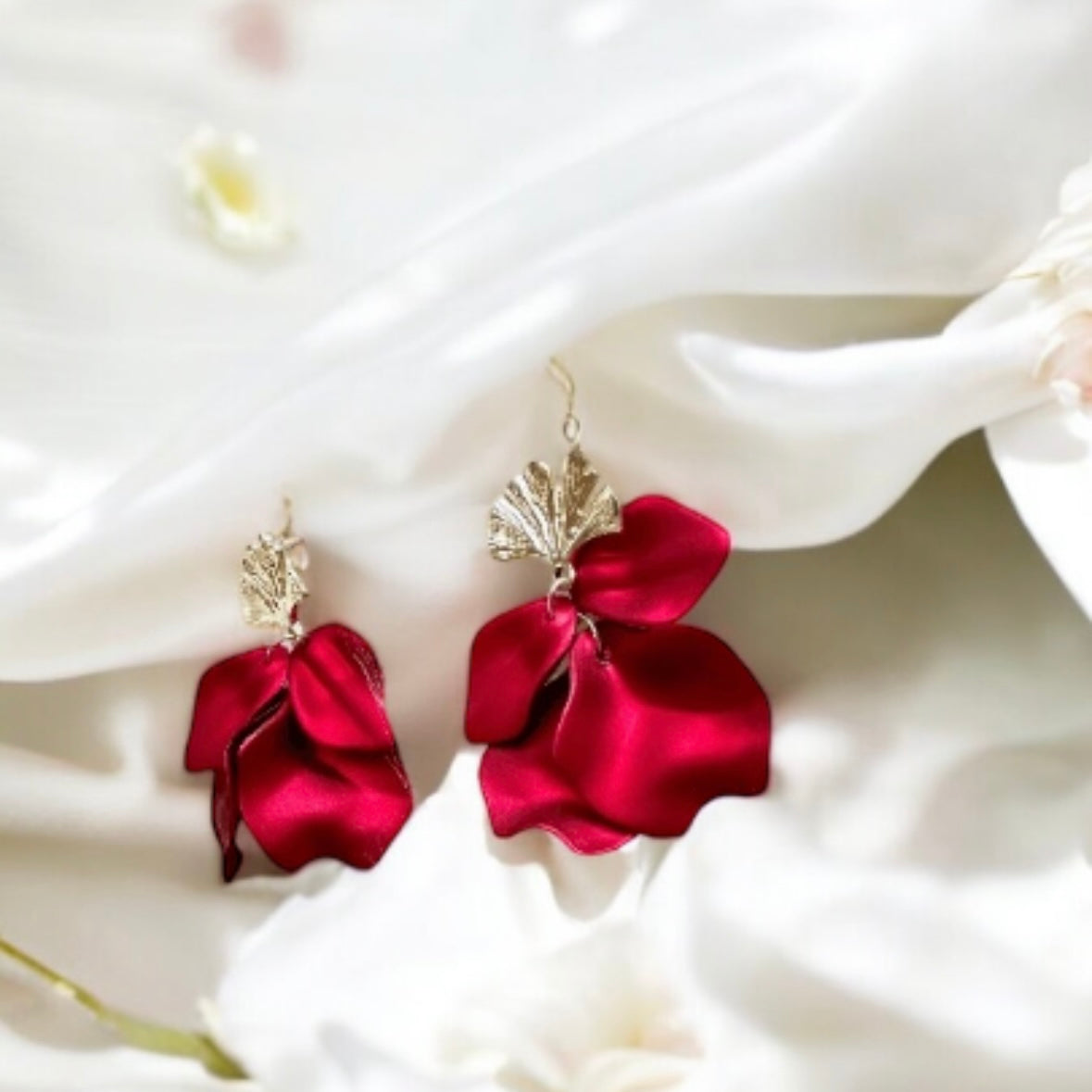 Hot red iridescent flower earrings | dangle petals baroque earrings | unique golden floral earrings | bridal party wedding earrings