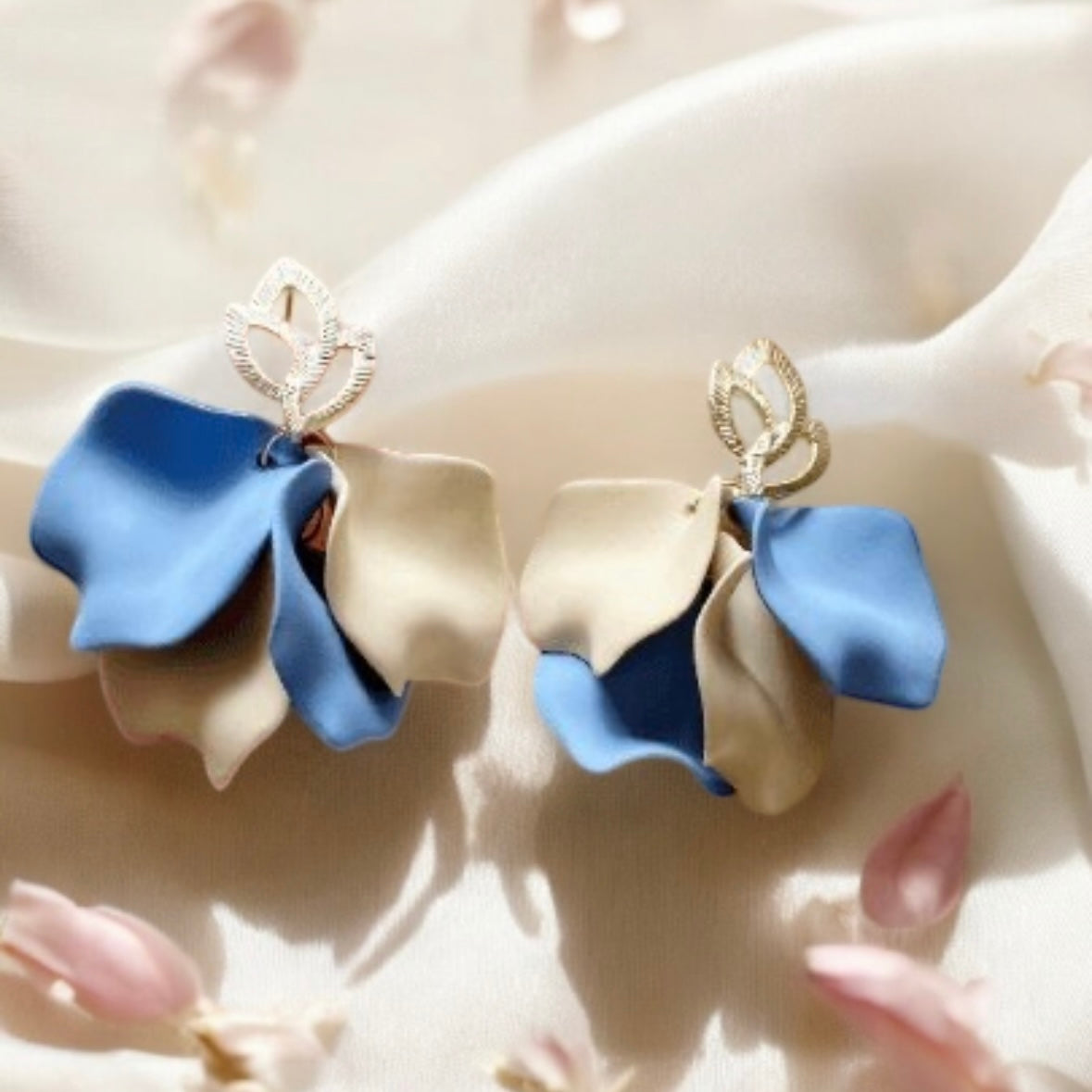 Blue and cream flower earrings | dangle petals baroque earrings | unique golden geometric floral earrings | bridal party wedding earrings