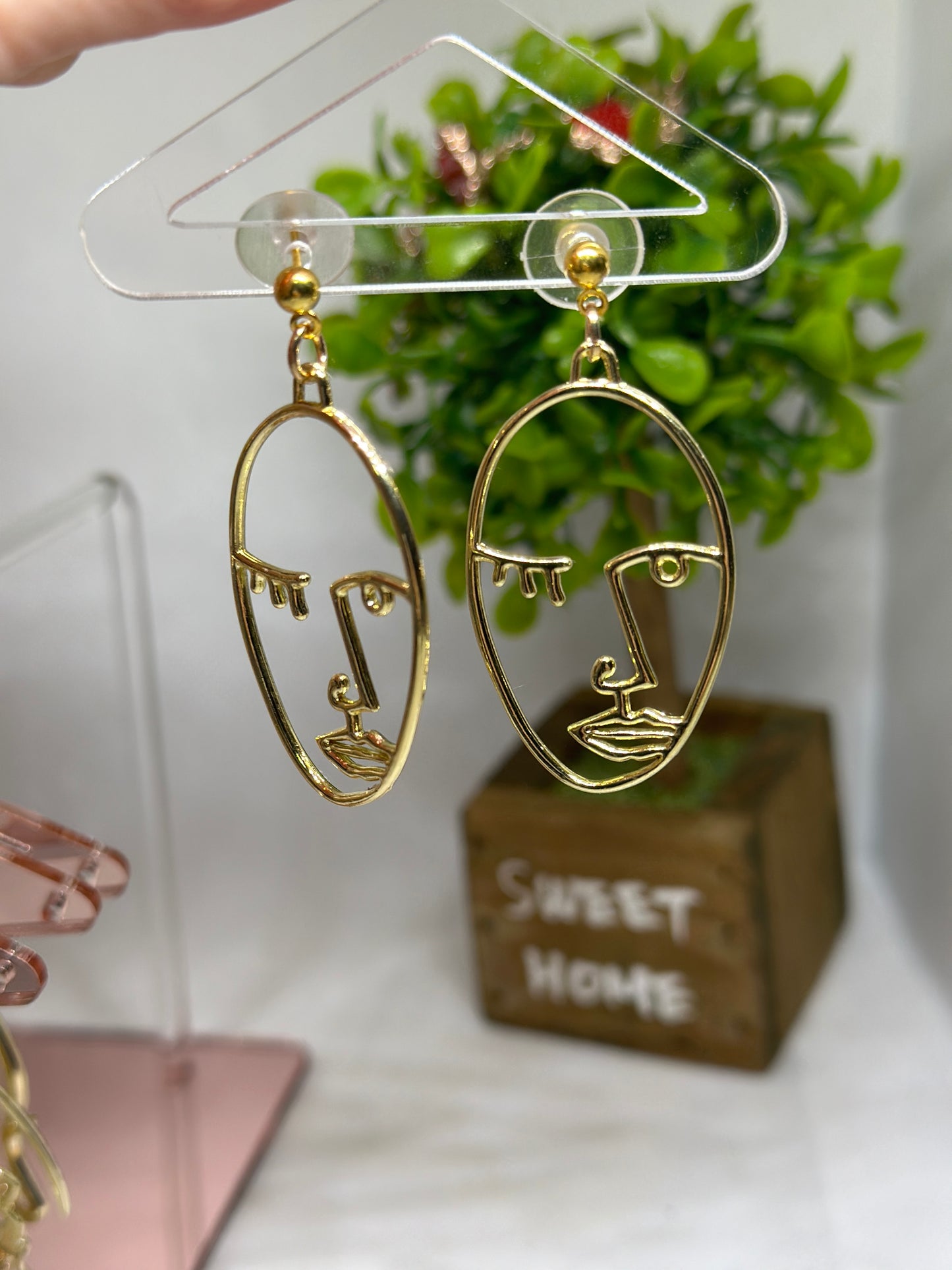 Picasso earrings | vangogh dangle earrings | Gold fun wire famous artist earrings | minimalist earrings | potrait art earrings