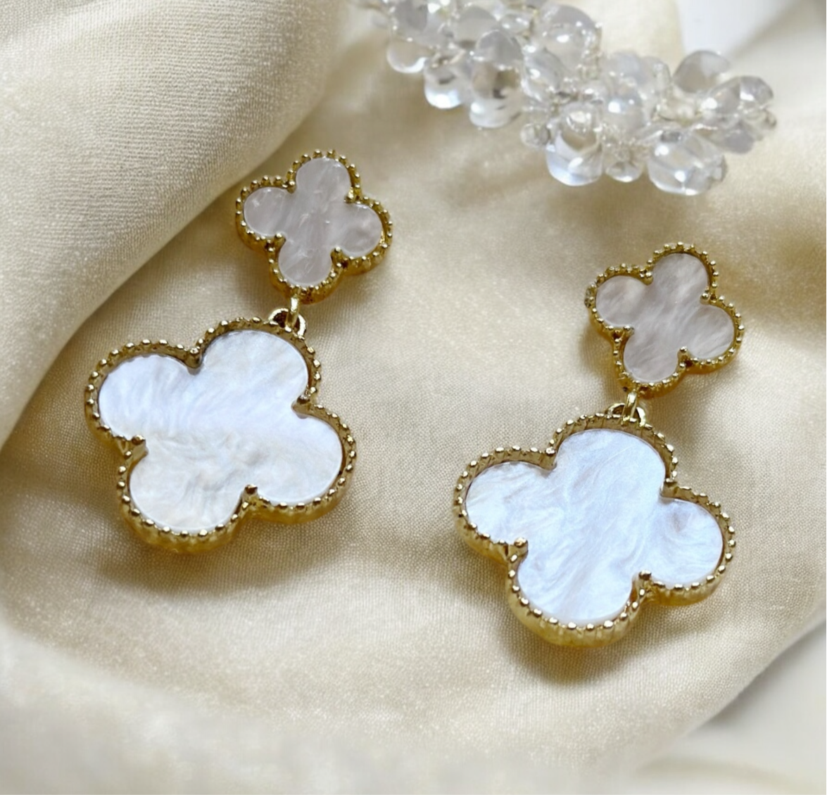 Golden clover earrings with colourful stone | aesthetic | elegant earrings