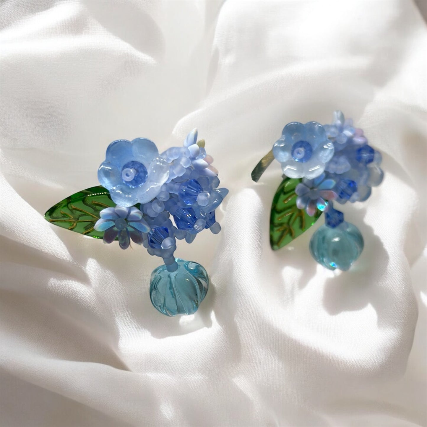 Blue beaded flower studs earrings