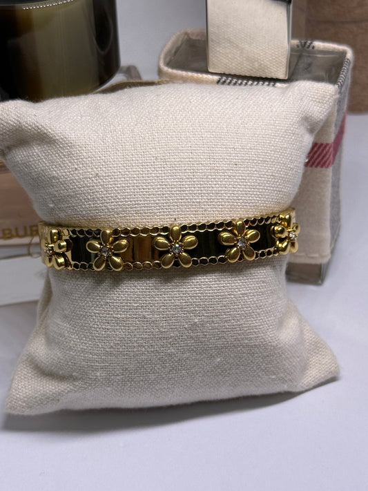 Gold bangle with flower | rhinestones embossed