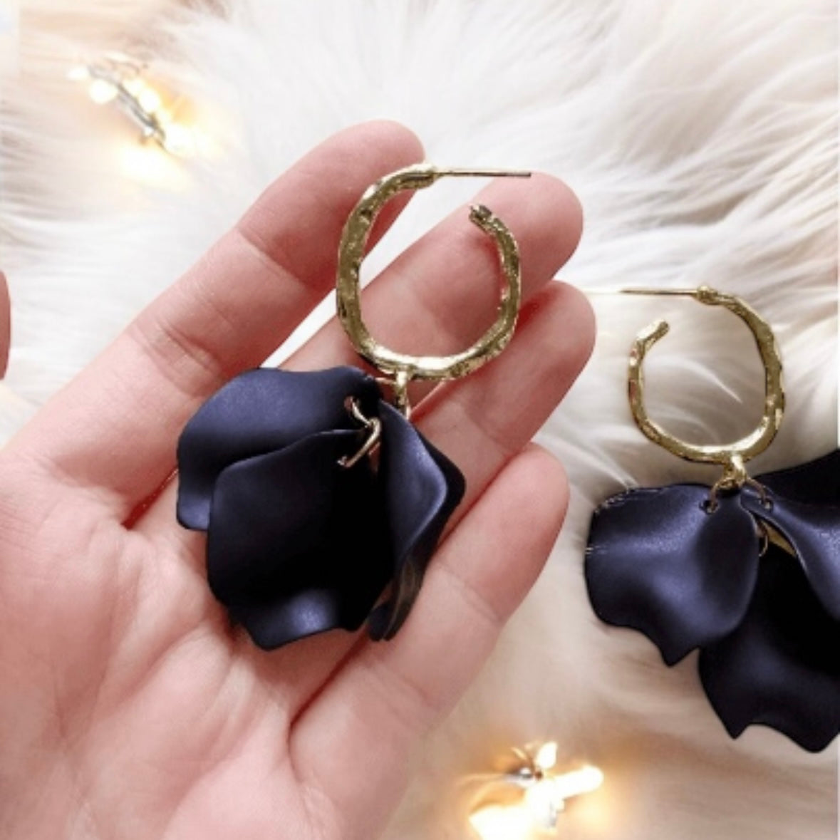 Navy blue flowers earrings | frosted irisdecent petals earrings | gold & blue floral earrings | bridal party wedding earrings