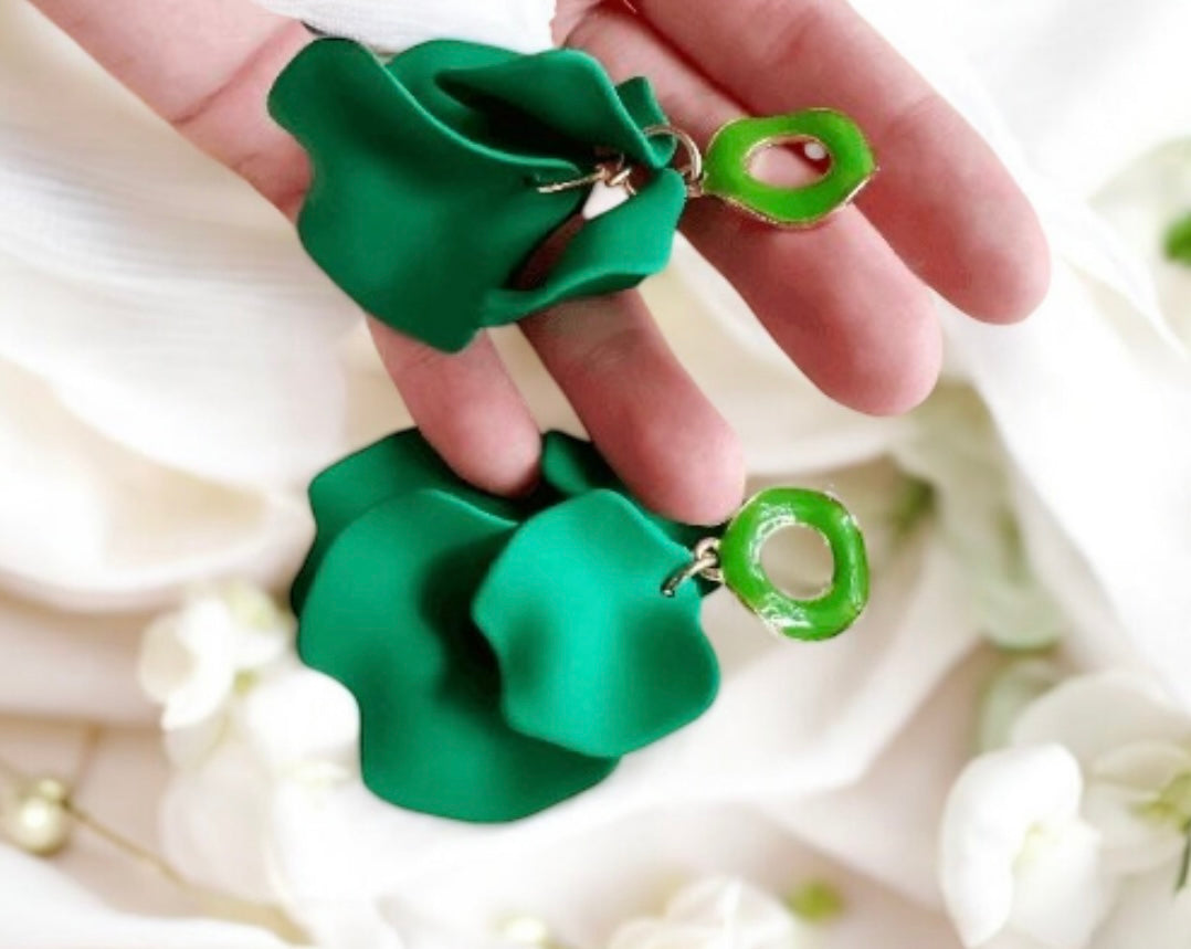 Bright green flower earrings | dangle petals statement earrings | unique golden bar floral earrings | bridal party wedding earrings