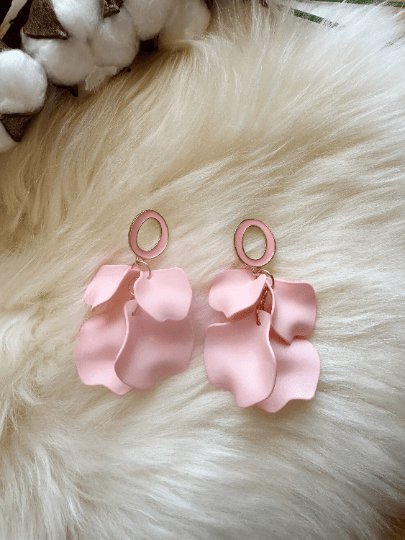 Baby pink flower earrings | dangle petals baroque earrings | unique gold geometric floral earrings | bridal party wedding earrings - TuttyKnitty