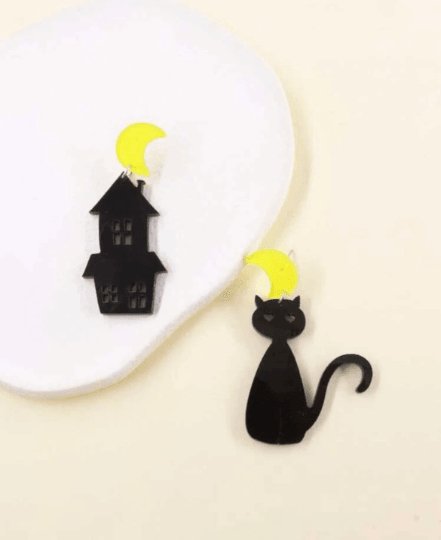 Black cat and haunted house | midnight memory | cat lover | modern retro acetate earrings | halloween party mismatch earrings - TuttyKnitty