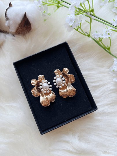 Blossom flower earrings | golden plant textured earrings | oversize dangle drop earrings | floral baroque style earrings - TuttyKnitty