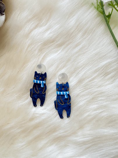 Blue cat with beanie earrings | Giltter dangle earrings | Winter kitten earrings | cut cartoon cat love earrings - TuttyKnitty