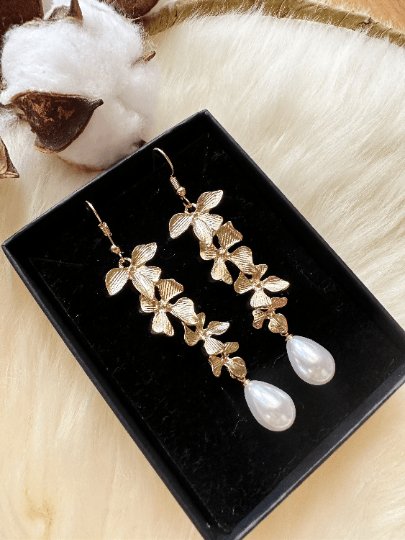 Branch wire earrings with pearl| dangle pearl earrings | elegant lightweight earrings | autumn leaf bridal statement earrings - TuttyKnitty