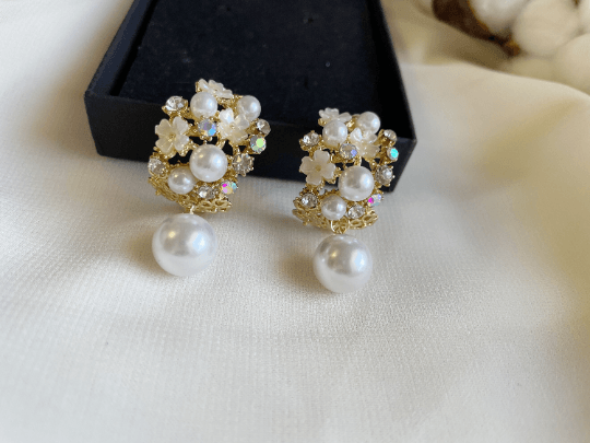 Daisy flowers stud earrings | pearlescent petals resin stones | minimalist iridescent gold floral earrings | bridal party wedding - TuttyKnitty