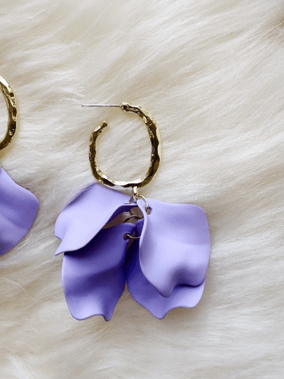 Pastel purple flower earrings | dangle petals baroque earrings | unique golden bar geometric floral earrings | bridal party wedding earrings - TuttyKnitty