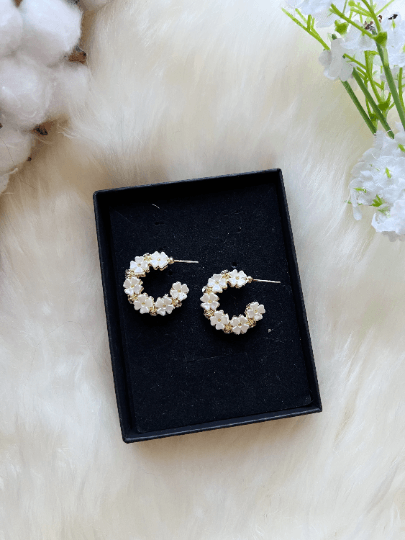 Iridescent glitter daisy golden hoop earrings minimalist 